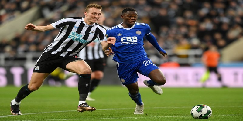 Newcastle đang gặp khó khăn về phong độ, có phần nhạt nhòa so với Leicester